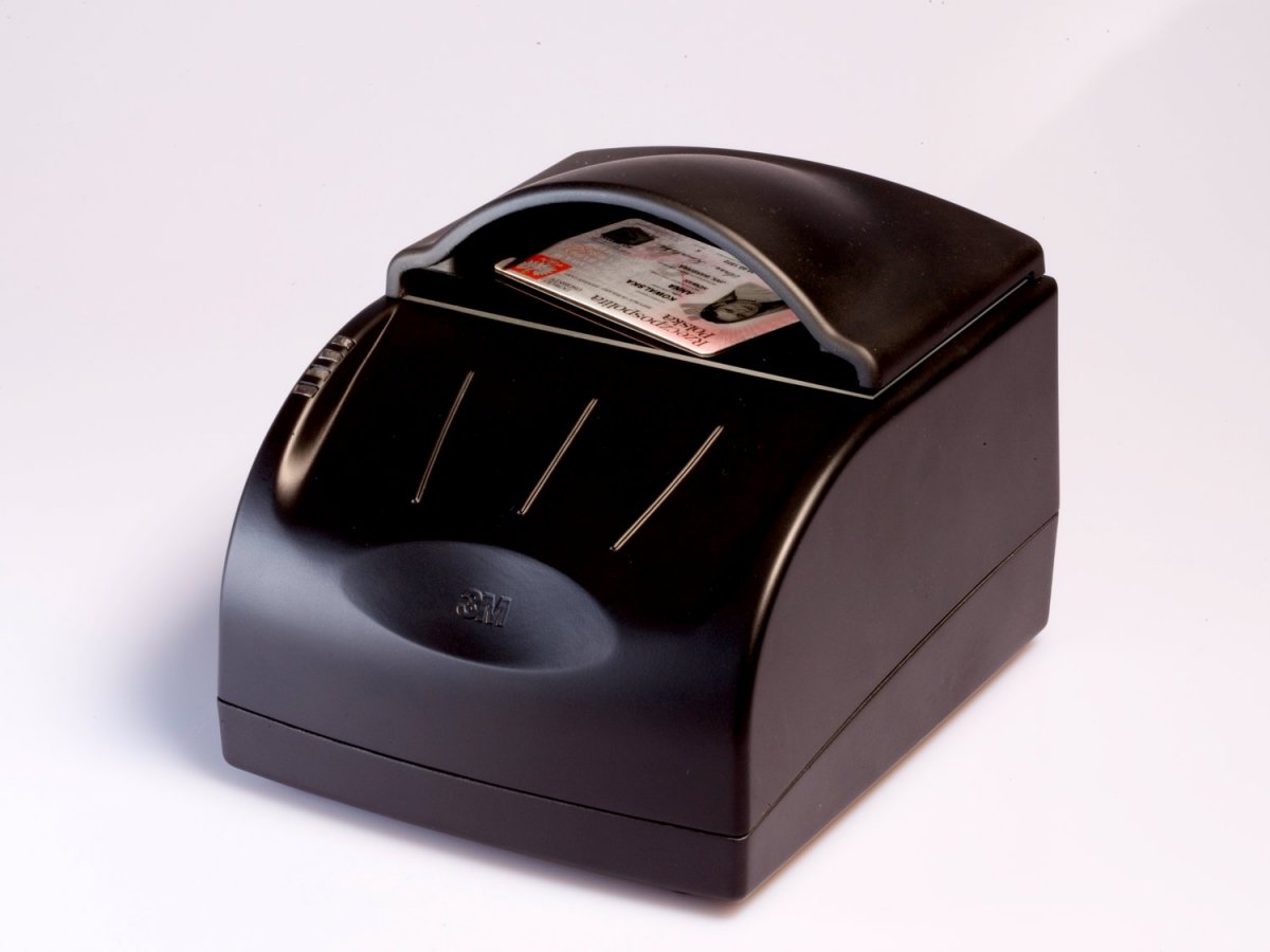 Gemalto AT9000 MK2 čitač dokumenata